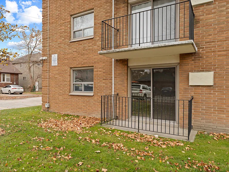 260 Randolph Pl — Photo 20