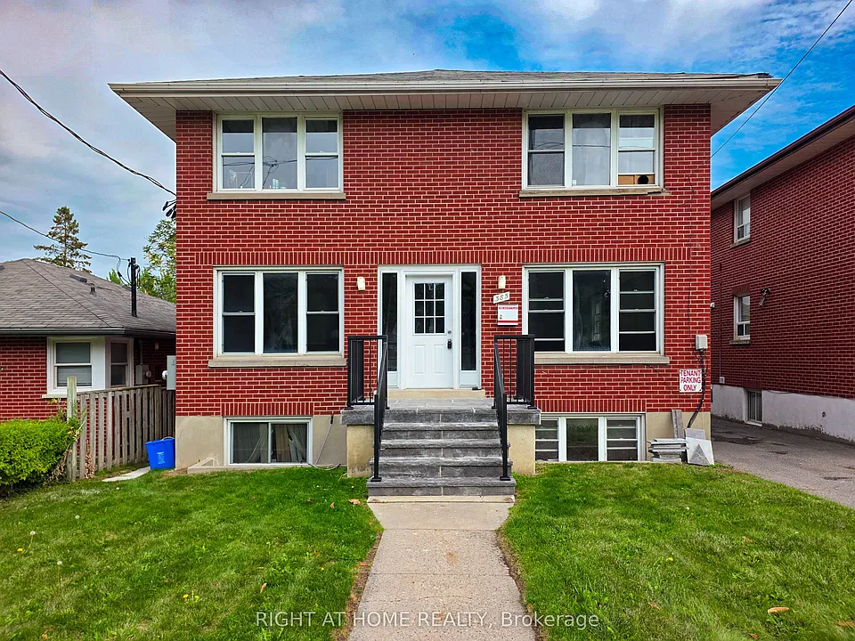 385 Mary St N #UPPERFLOOR