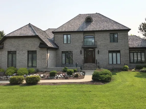 17779 W Pond Ridge Cir, Gurnee, IL 60031