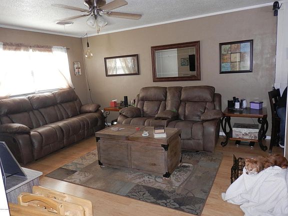 Living Room (2)