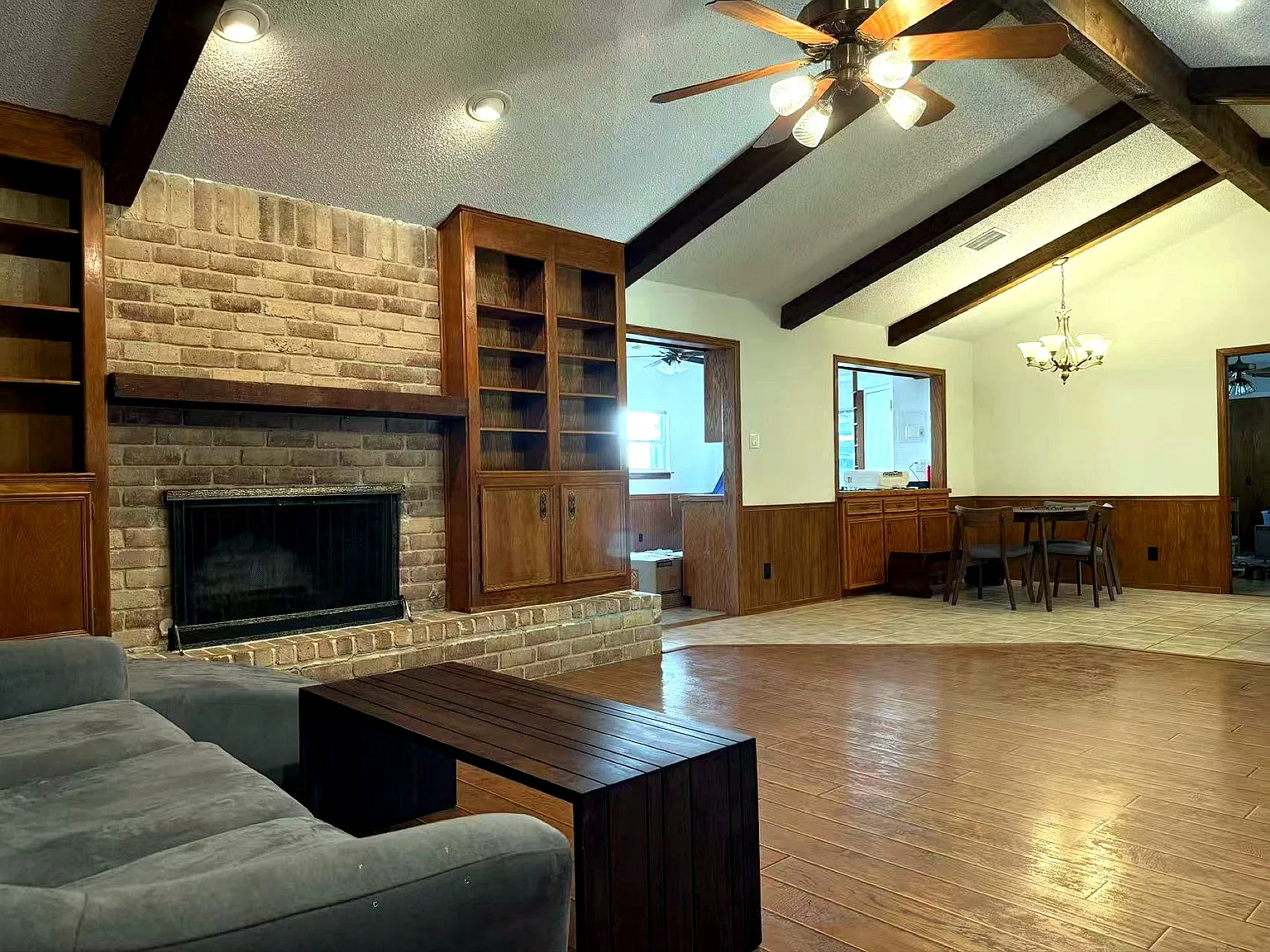 4 bed, 2511 sqft, $2,818 — Photo 1