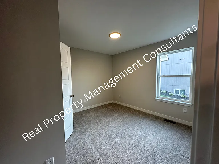 1628 SW Buckthorn St — Photo 17
