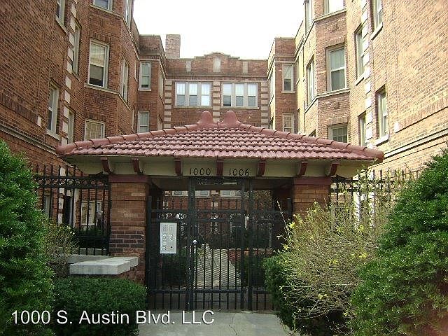 1st image of 1004 S Austin Blvd APT 3W