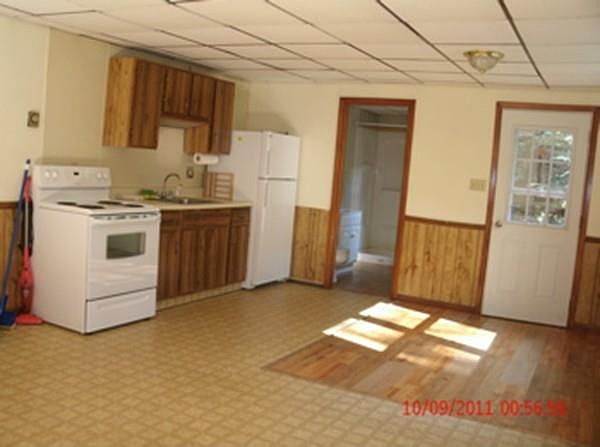 2nd image of 7 Candlewood Ct #B