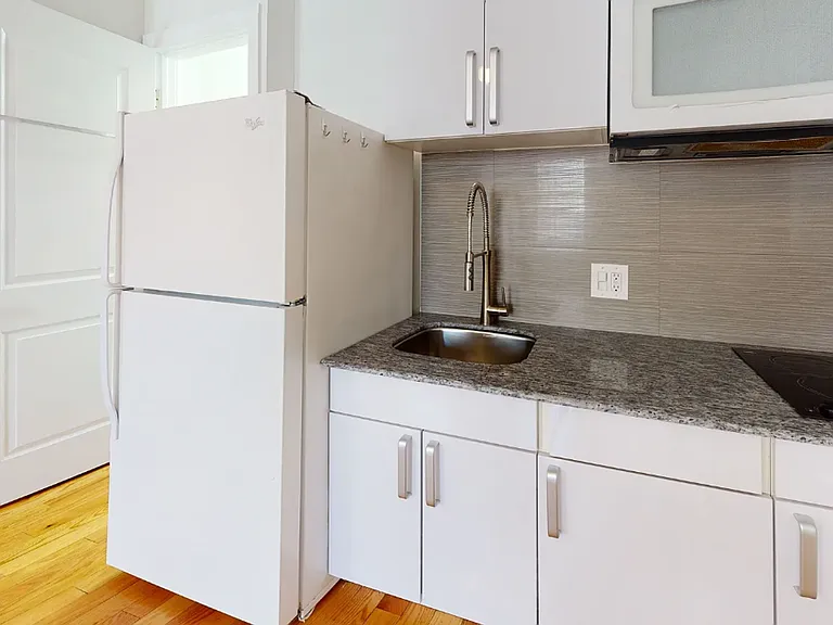 1808 W Berks St — Photo 2