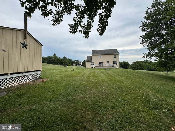 3rd image of 3826 Roundtree Rd