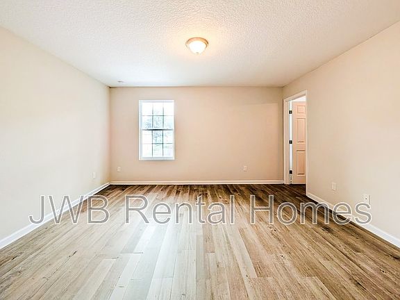 5th image of 8818 Cocoa Ave