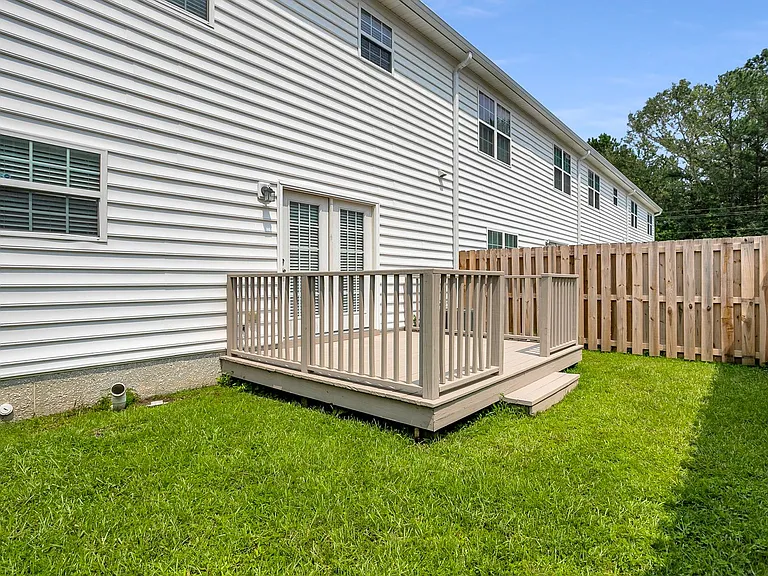 29 Cypress Ln — Photo 3
