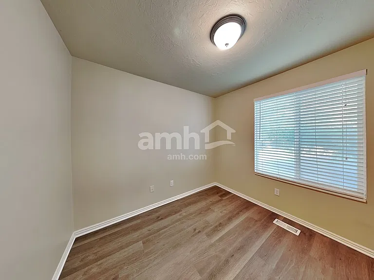 2964 S Fetzer Dr — Photo 15