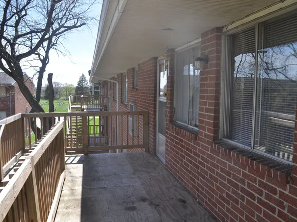 2107 Clark St, 2107 Clark St #4, Charles City, IA 50616