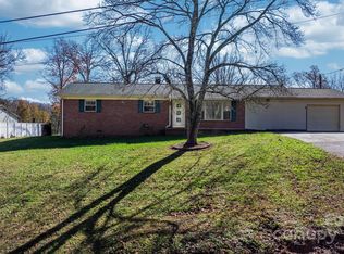 1182 Creekwood Dr, Morganton, NC 28655