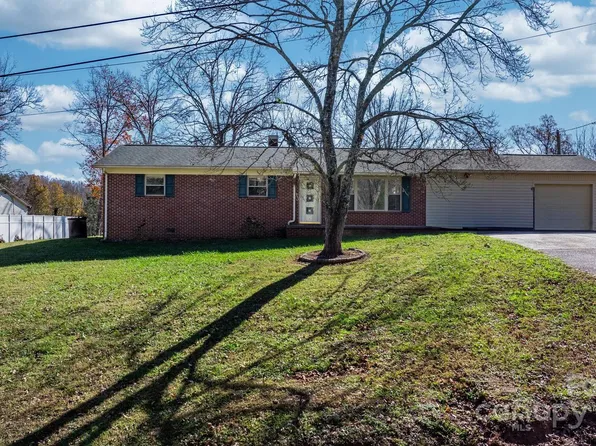 1182 Creekwood Dr, Morganton, NC 28655