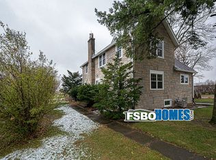305 E 11th St, De Witt, IA 52742