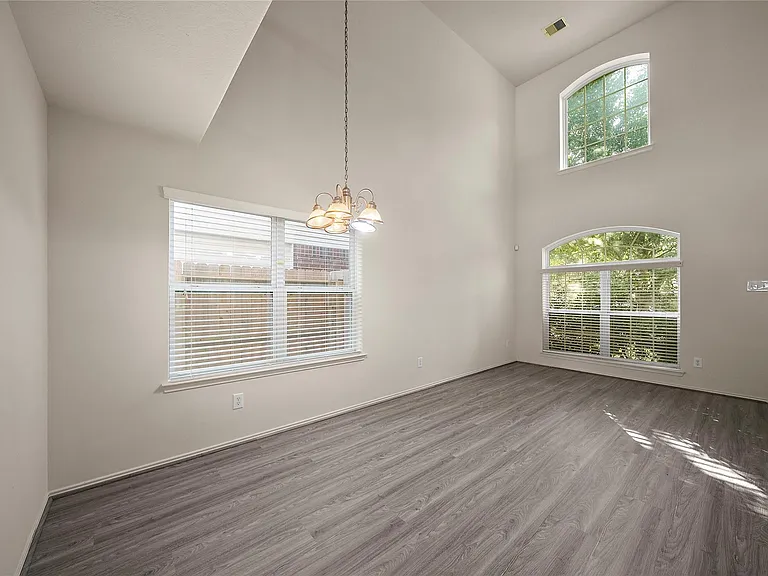 1431 Orchid Dr — Photo 3