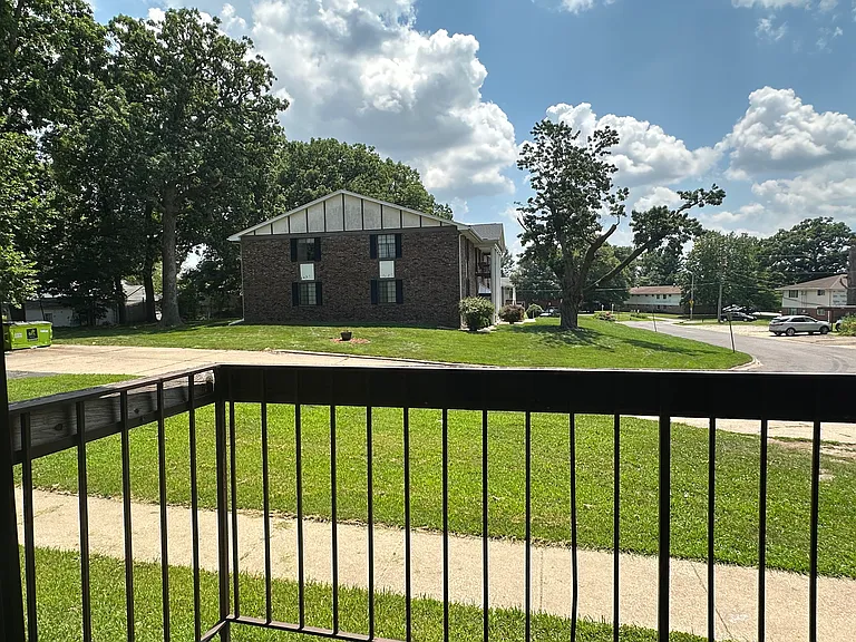248 E Oak Cliff Ct #5 — Photo 5