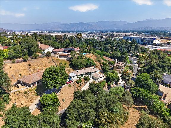 4th image of 1845 Canyon Way