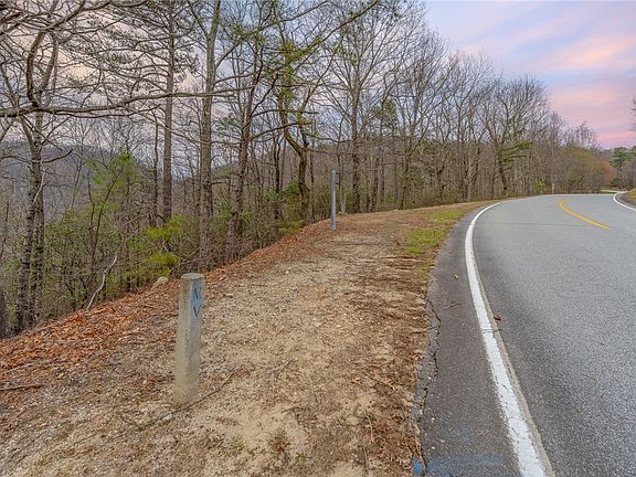 2nd image of 901 Mountain Summit Rd