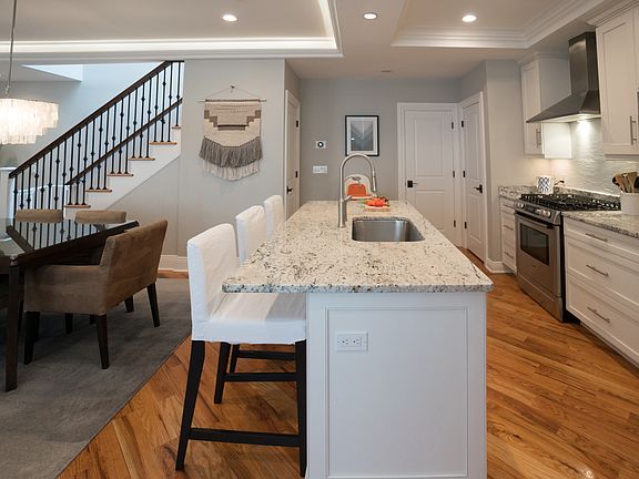 3rd image of 40 Marquis Ct