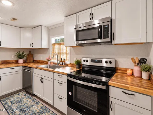 4402 Brown Station Rd, Columbia, MO 65202