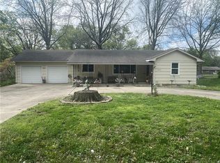 10505 E 69th St, Raytown, MO 64133