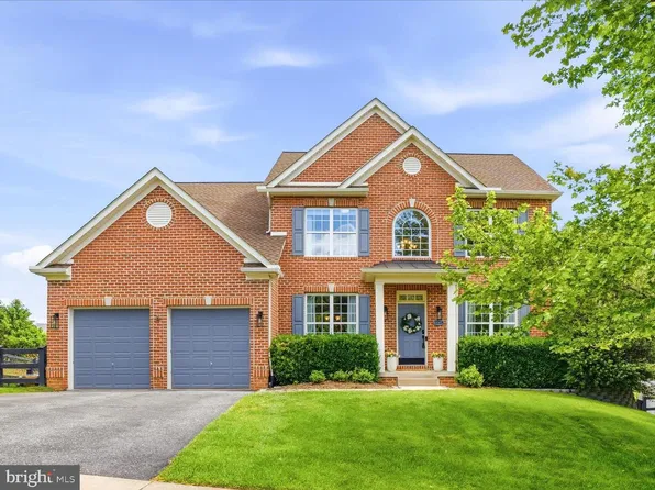 2258 W Greenleaf Dr, Frederick, MD 21702