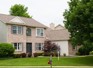 4502 Stonebridge Dr, Champaign, IL