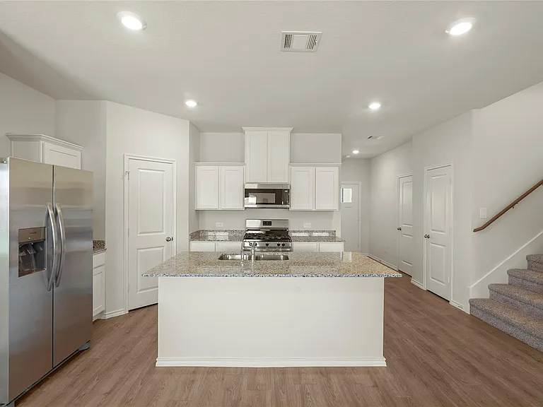 722 Sweet Pea Dr — Photo 5