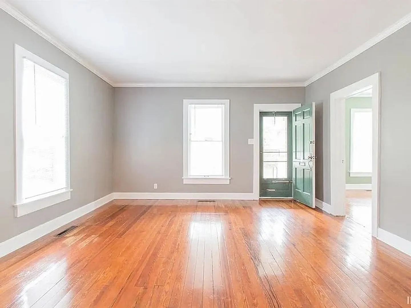 2 Blocks from Campus - 3BR Move in ready now for August 2026! — Photo 3