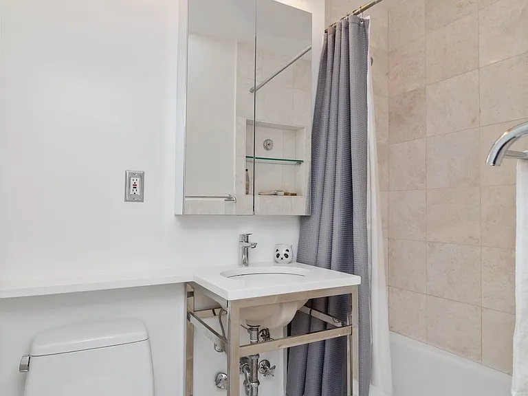 7 E 14th St #215 — Photo 6