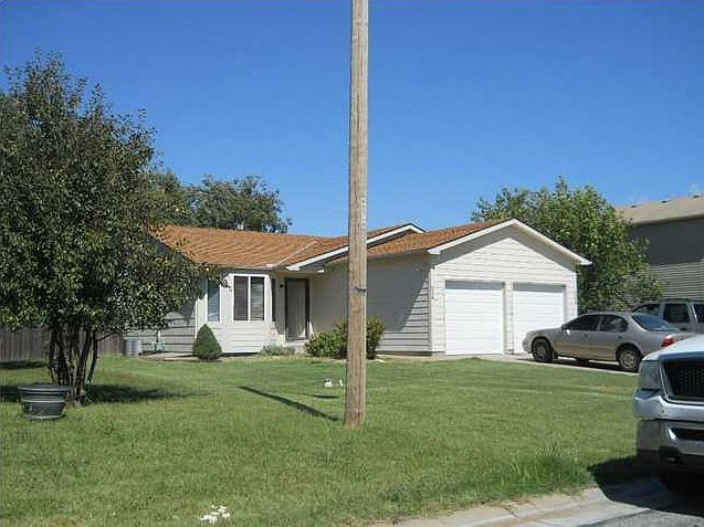 2nd image of 322 E Harvest Ln