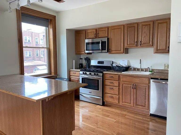 100 East North Ave — Photo 1