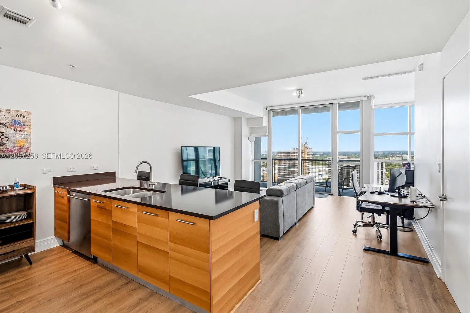 Four Midtown Miami Condo — Photo 2