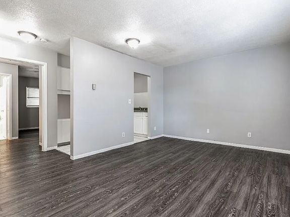 2nd image of 2729 4th St S #6ff7e03bc