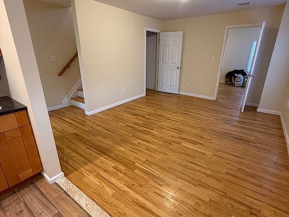 5th image of 2173 Jackson Ave #1