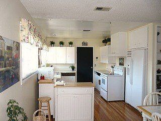 2nd image of 1800 Willow Way