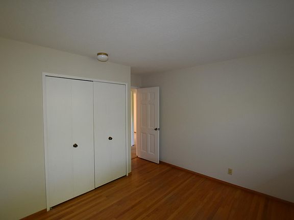 3rd image of 1497 Ormsby Dr