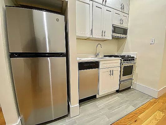 3rd image of 313 W 105th St #4C2