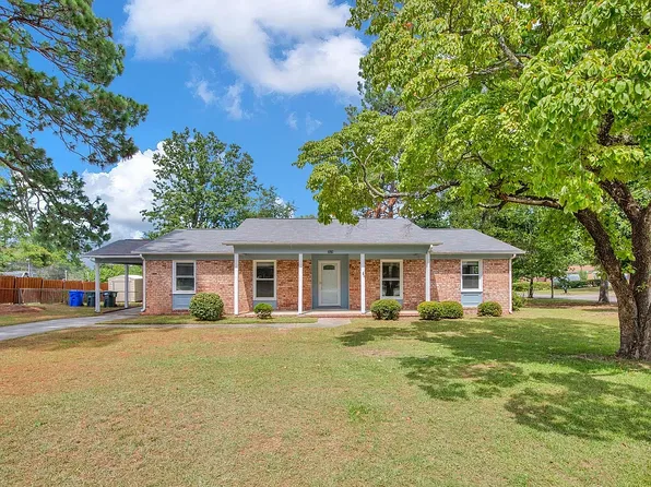 7578 Deerwood Dr, Fayetteville, NC 28303