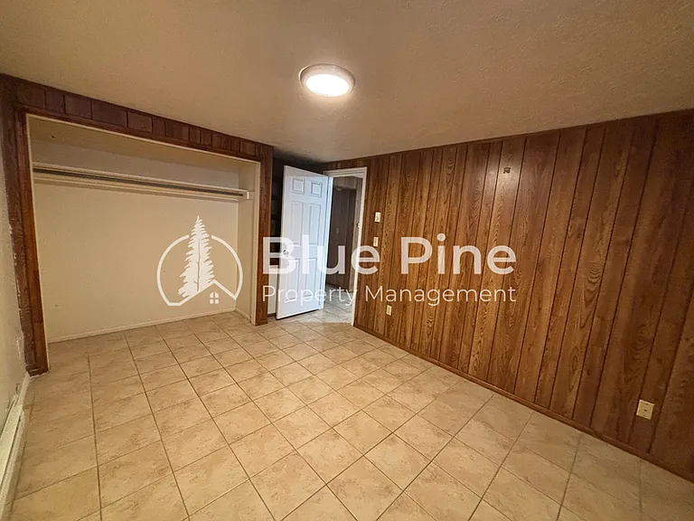 290 E Center St #BASEMENT — Photo 9