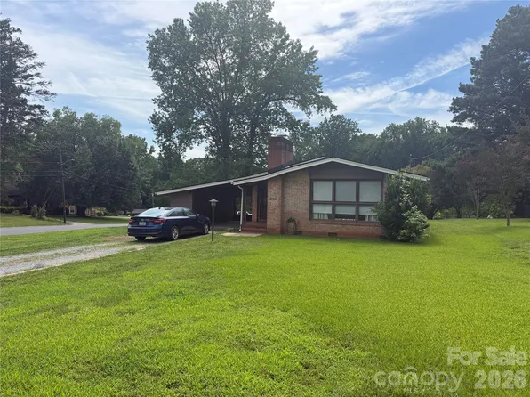 3930 Fircrest Dr, Charlotte, NC 28217
