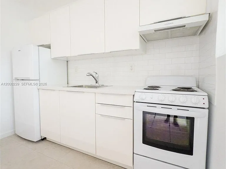 3676 Oak Ave #7 — Photo 2