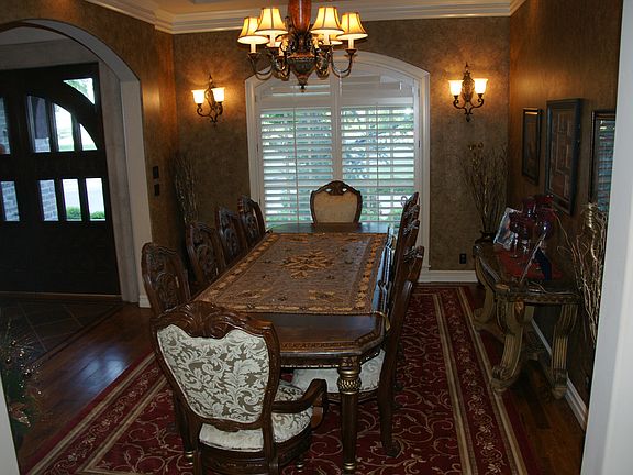 Formal Dining