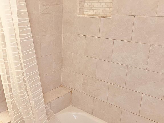 5th image of 1319 W 8th St #B