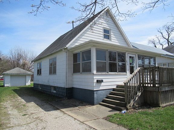 2nd image of 216 S Sangamon Ave