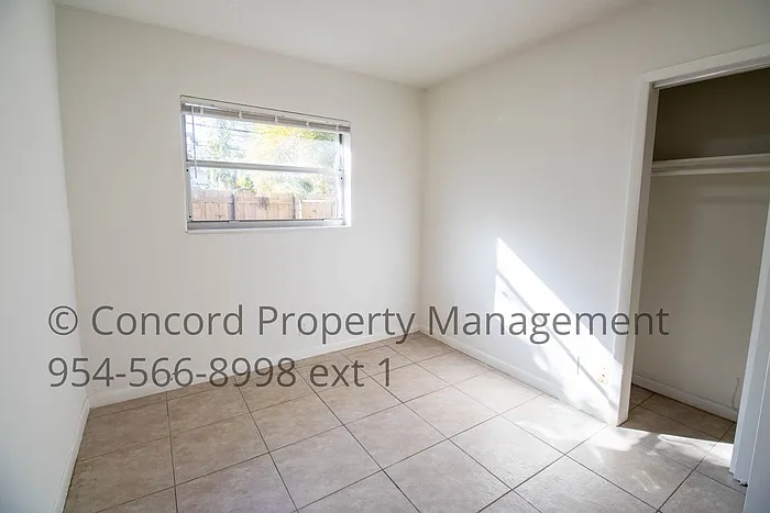 835 SW 4th St #3 — Photo 6