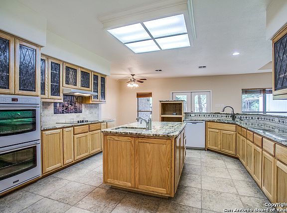 3rd image of 169 Oak Fields Dr