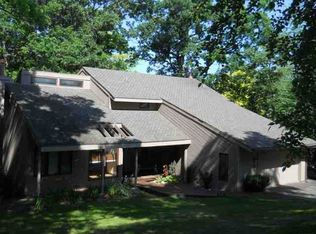 304 Woodlock St, Ingleside, IL 60041