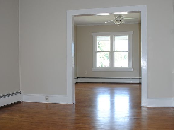 5th image of 417 Queen St