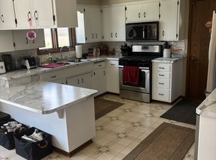 1068 Phillips Rd, Green Bay, WI 54311