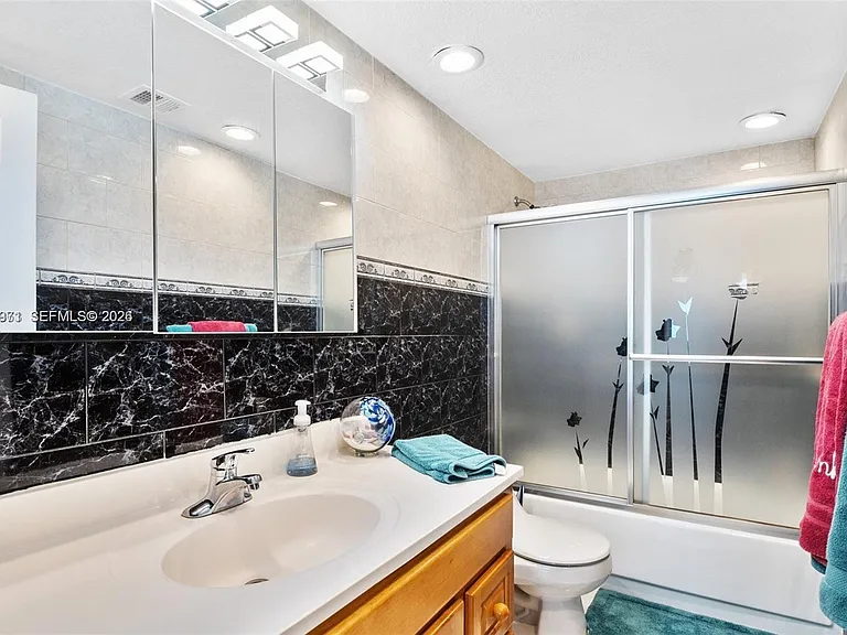 5401 Collins Ave #807 — Photo 21